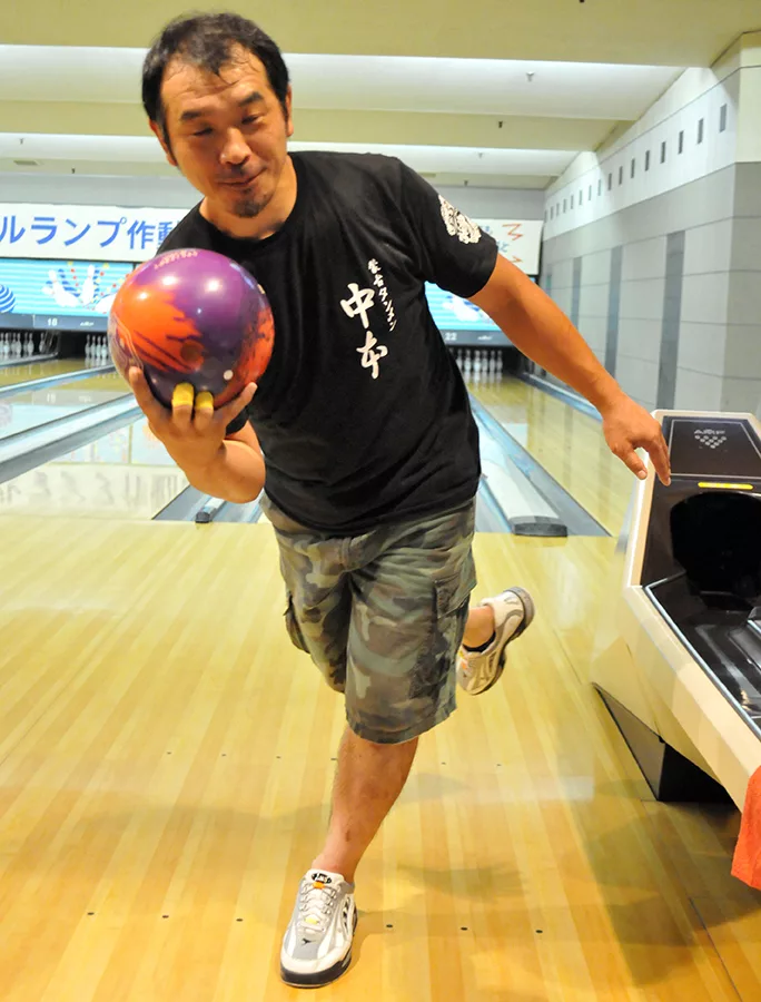 ボウリングのボールが重いと倒れるは昔の話 Nageyo ナゲヨ 打てる気がするボウリング Webマガジン